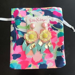 NWT Lilly Pulitzer Flower Earrings